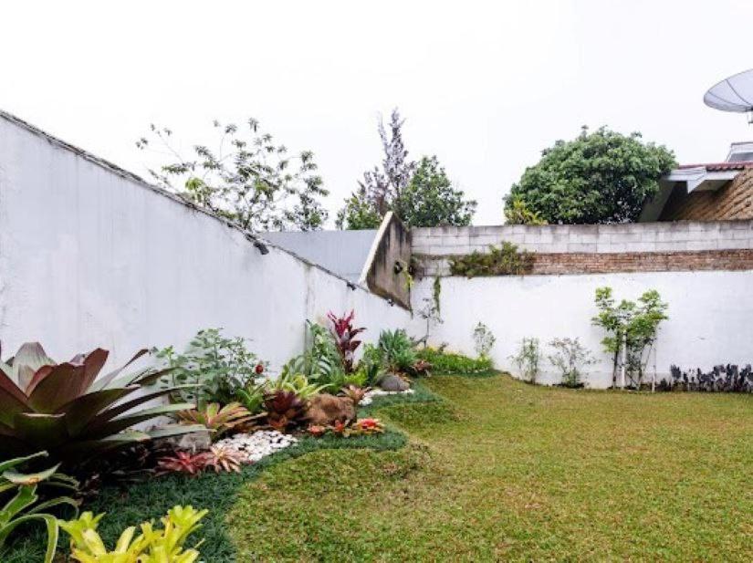 Stylish Villa At Green Apple U 35A Cipanas Puncak Sindanglaya Bagian luar foto