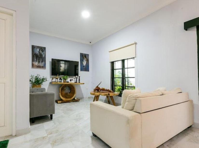 Stylish Villa At Green Apple U 35A Cipanas Puncak Sindanglaya Bagian luar foto